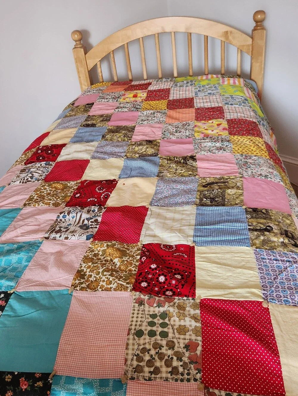 HANDMADE Patchwork Quilt Tied 80 x 65 Floral Vintage Multicolor Cottage Cabin
